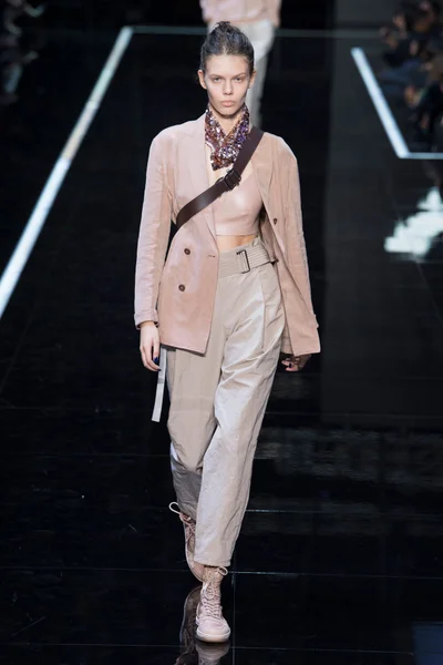 Look 32